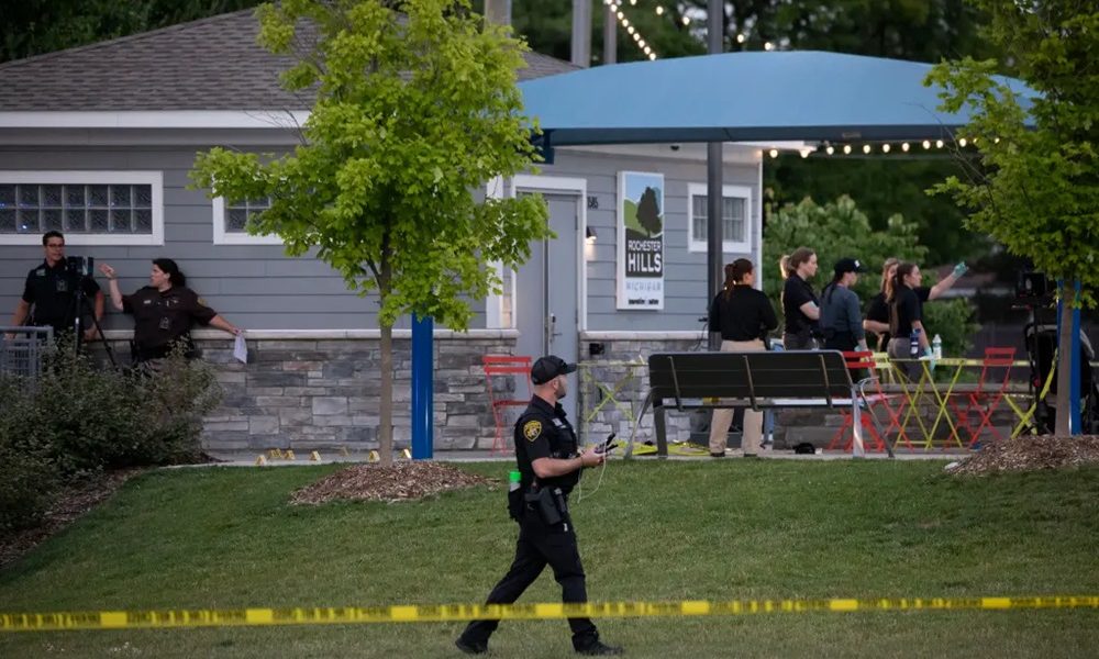 Gunman, water park, Detroit