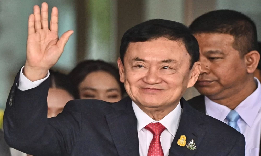 Thaksin Shinawatra Files 100 Million Baht Defamation Lawsuit Against Warong Dechgitvigrom