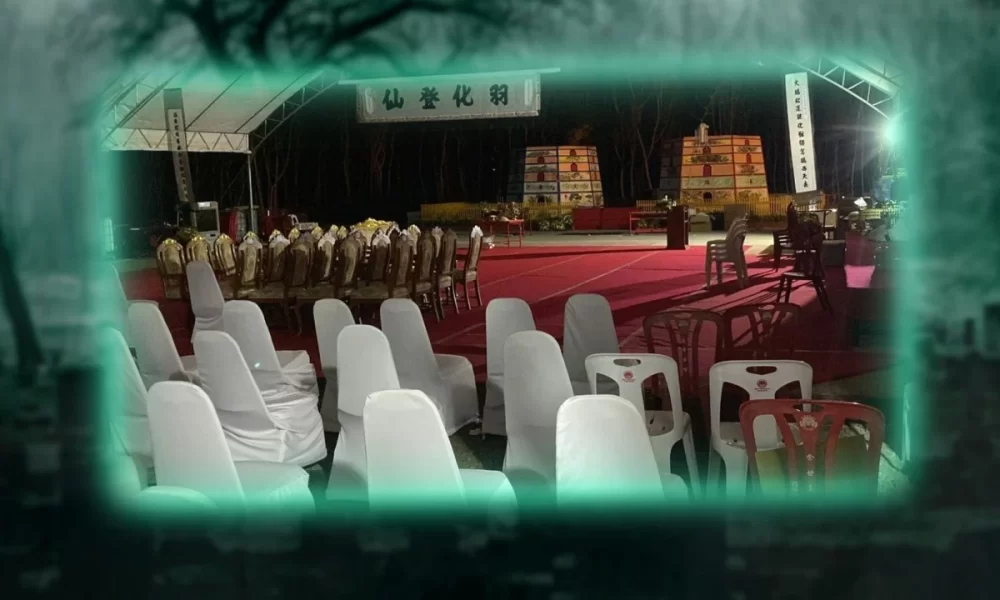 Chinese Cemetery in Thailand Hosts Film Screenings for the Dead in Unique Ceremony