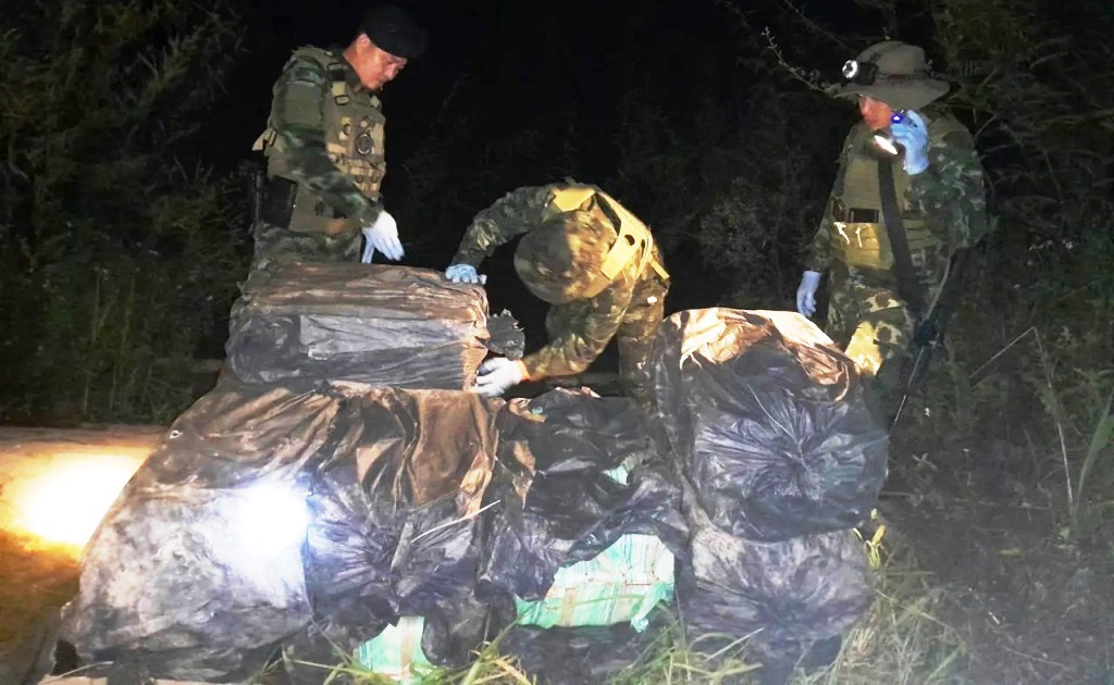 Pha Mueang Soldiers Seize 8 Million Meth Pills in Chiang Saen, Chiang Rai